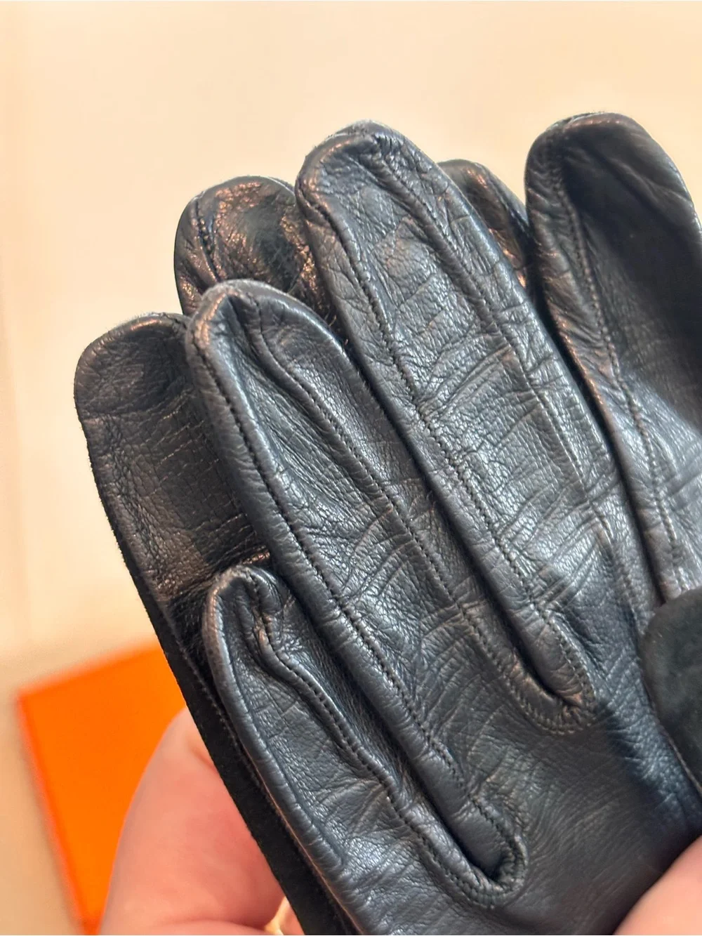 Hermés Black Suede & Lambskin Leather Chaine d’Ancre Women’s Gloves W/ Box